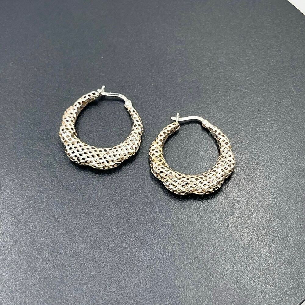 Designer‎ Signed Sterling Silver Diamond Cut Scalloped Thailand Hoop Earrings